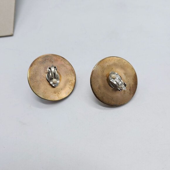 Vintage 1980s Gold Tone Clip On Earrings Faux Pearl Center Multi Rhinestones - Picture 5 of 6
